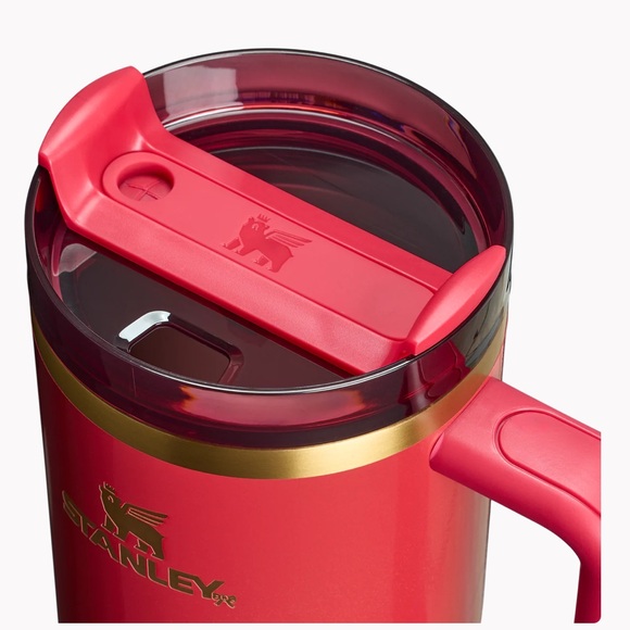 Stanley THE SCARLET TINSEL QUENCHER H2.0 FLOWSTATE™ TUMBLER | 40 OZ - Picture 3 of 4